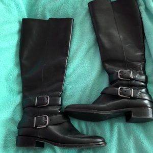 Via spica leather boots